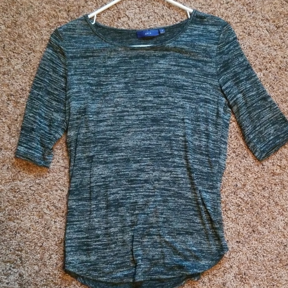 Apt 9 size small 3/4 length top